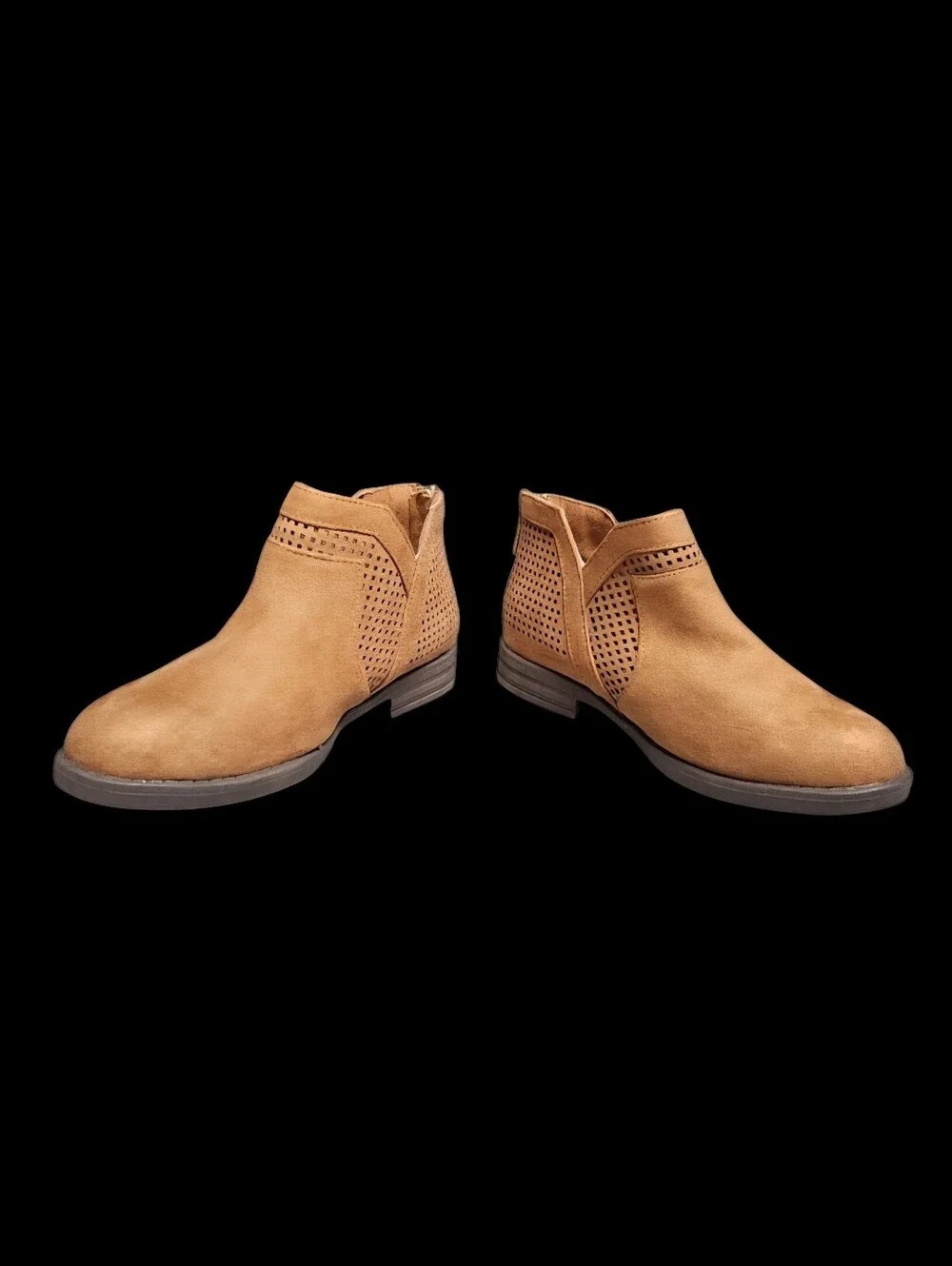 Girls Kenneth Cole Reaction Wild South Low Heel Ankle Booties Never Worn Size 12